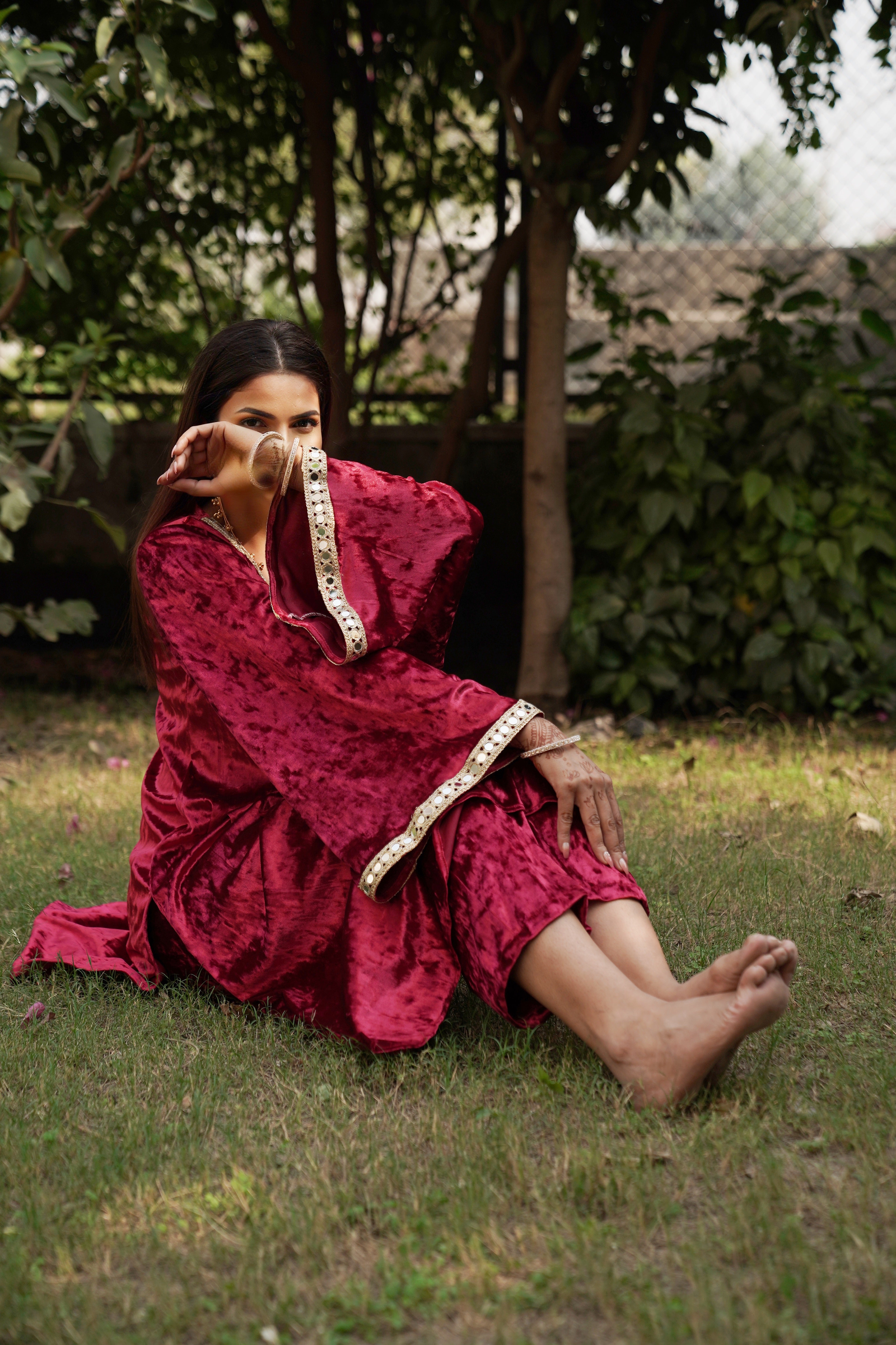 Navdana Red Mirror Lace Velvet Kurta Set – NANDINI