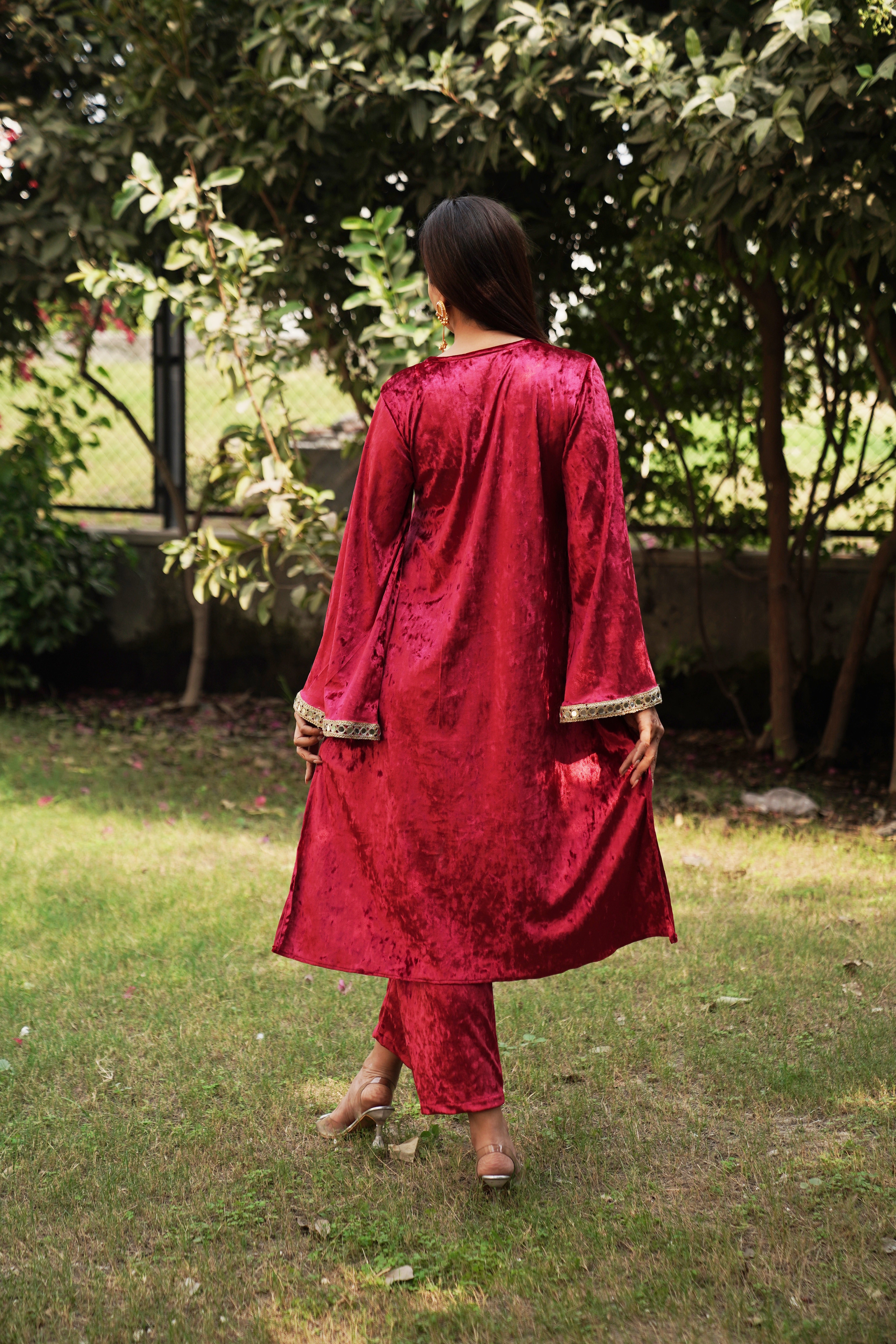 Navdana Red Mirror Lace Velvet Kurta Set – NANDINI