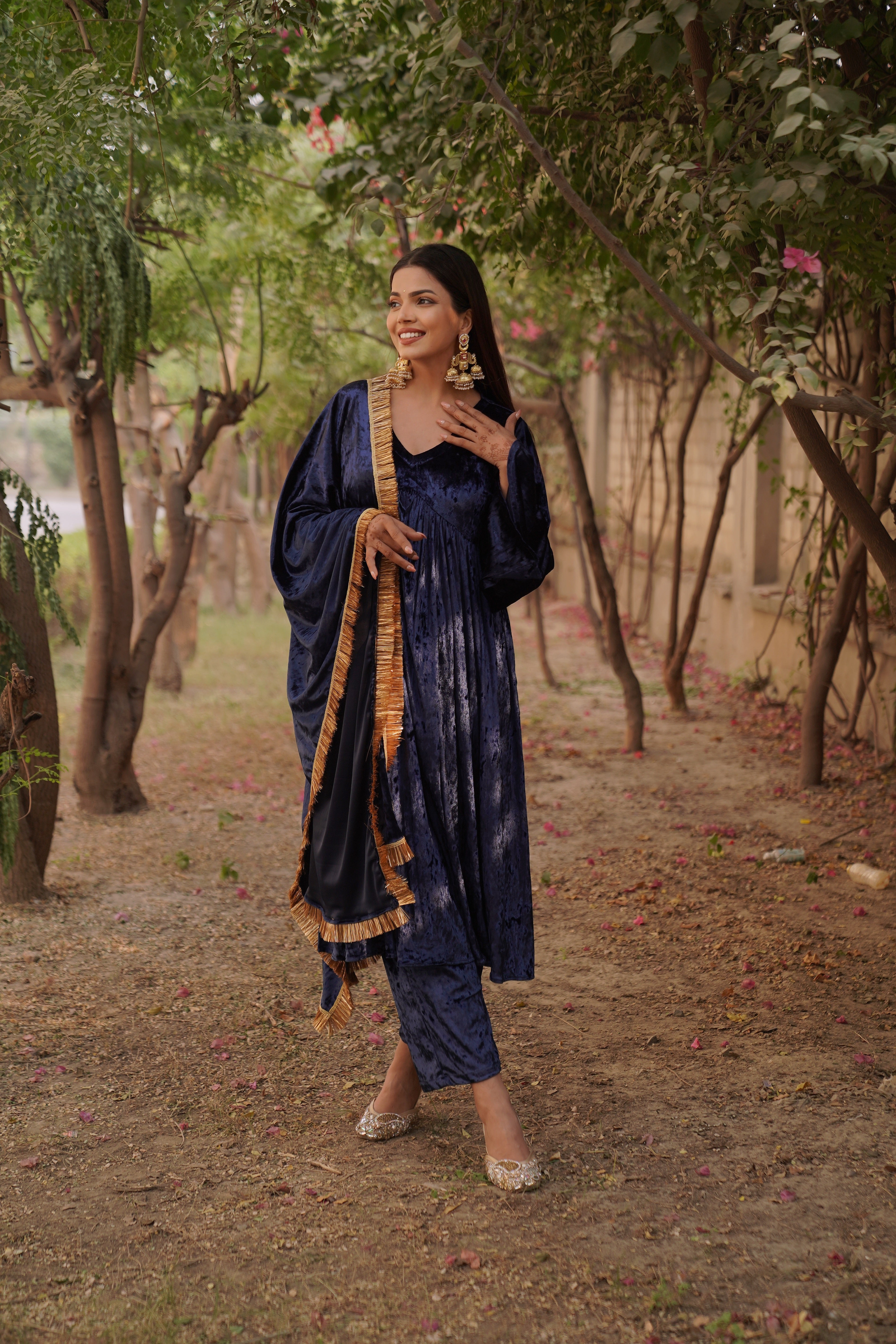 Navdana Flared Velvet Kurta Set With Dupatta – ALIA