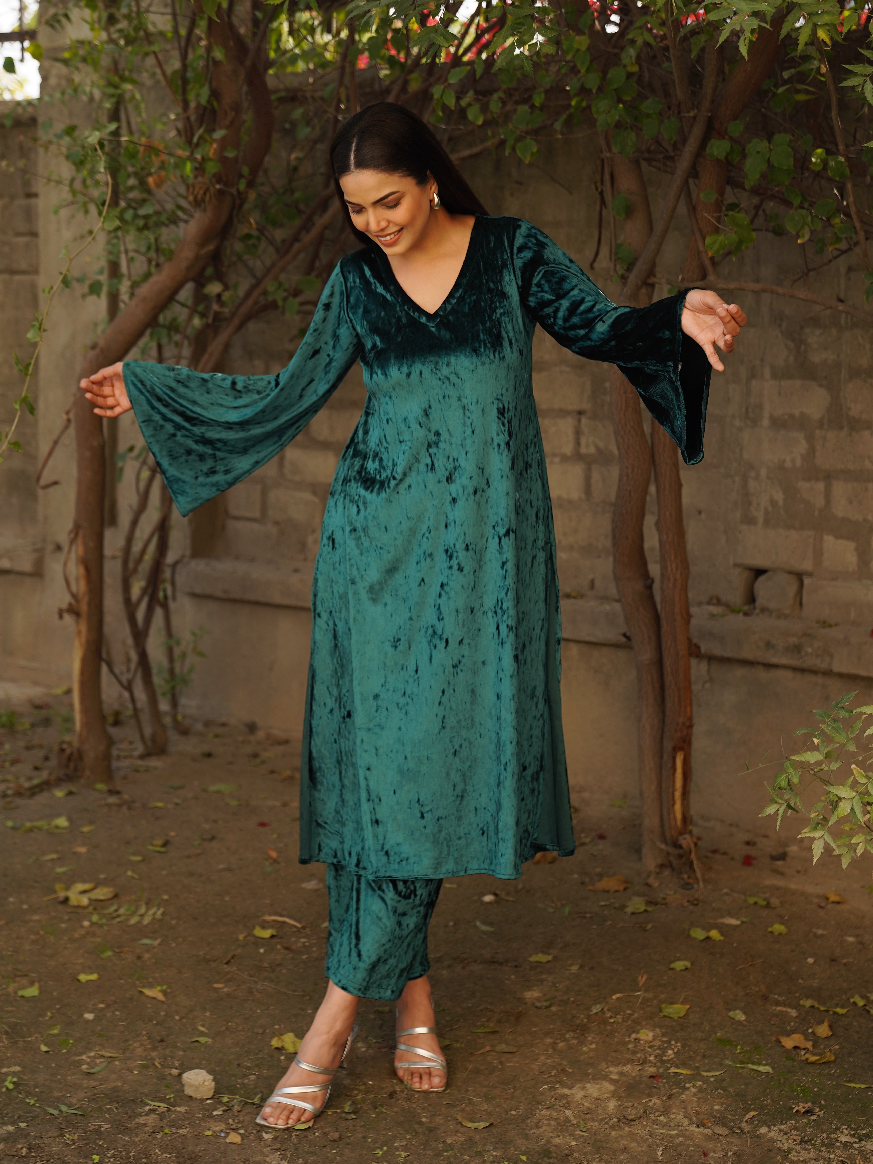 Navdana Velvet Flared Sleeves Green Kurta Set – PIHU
