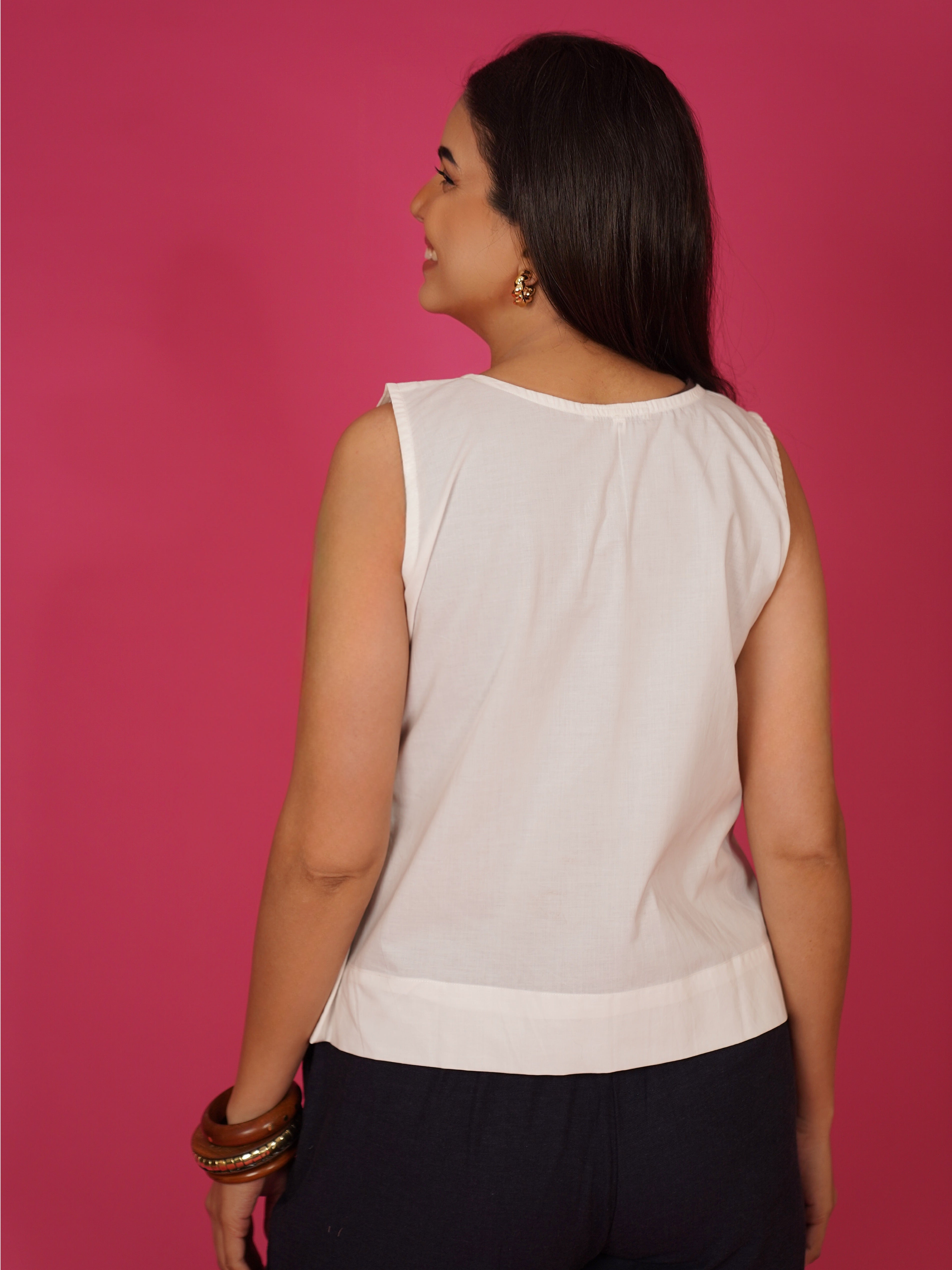 Navdana White Sleeveless Casual Cotton Top – Pia